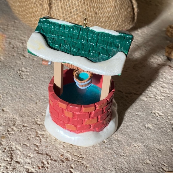 Hallmark keepsake ornament from 1990 in box - Picture 3 of 5